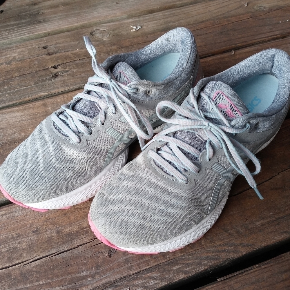 Asics Gel-Nimbus 22 Lite-Show Sheet Rock Grey Pink Wmn sz 9.5 shoe 1012A585-020.